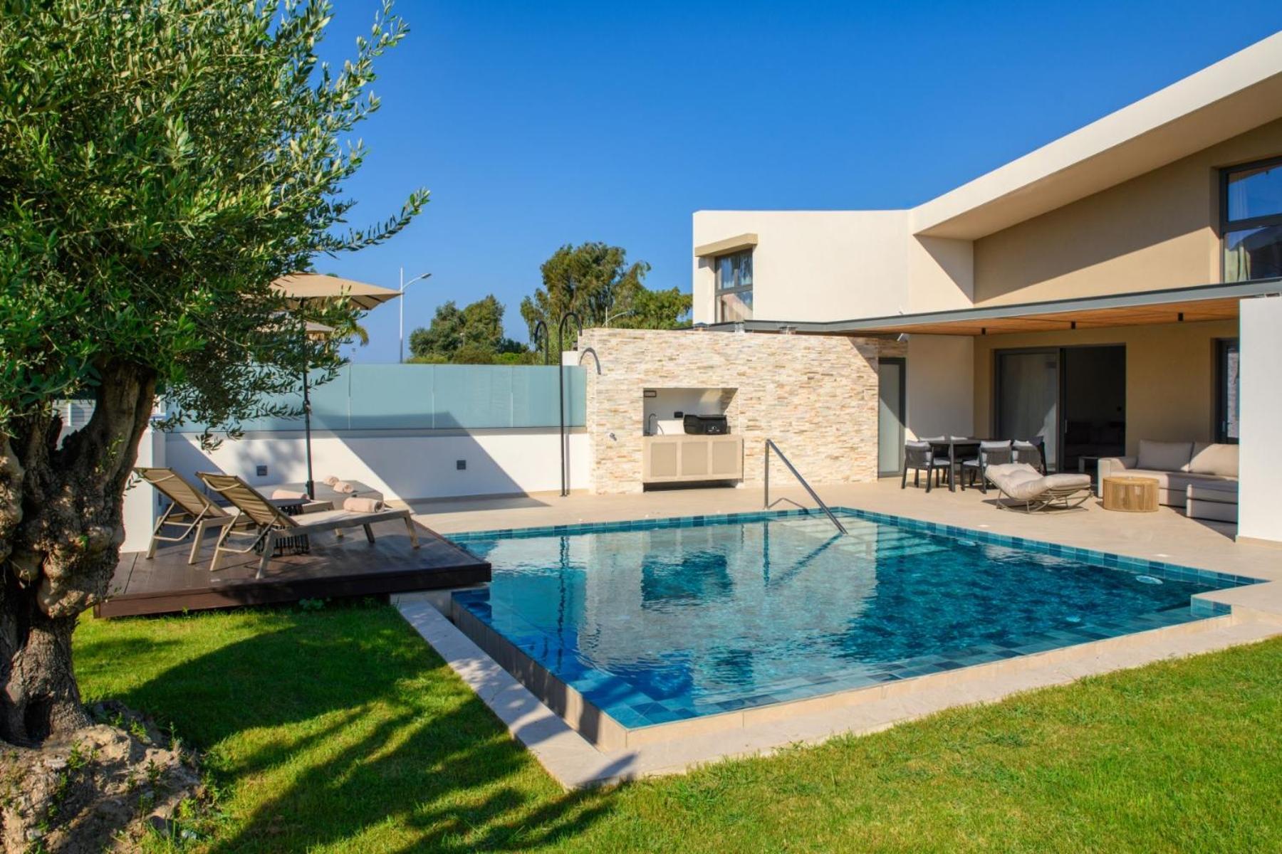 Alma Luxury Villa *